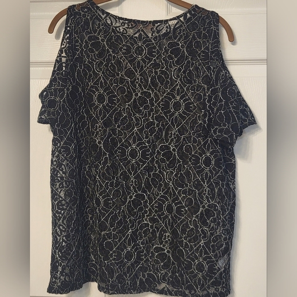 Loft Black Lace Cold Shoulder Blouse Size Large - Picture 5 of 5